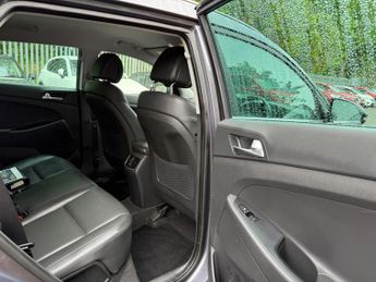 Hyundai TUCSON 2.0 CRDi Premium Auto 4WD Euro 6 5dr