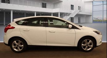 Ford Focus 1.6 Zetec Powershift Euro 5 5dr