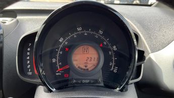 Toyota AYGO 1.0 VVT-i x-trend x-shift Euro 6 5dr (Safety Sense)