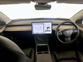 Tesla Model 3 Standard Range Plus Auto RWD 4dr