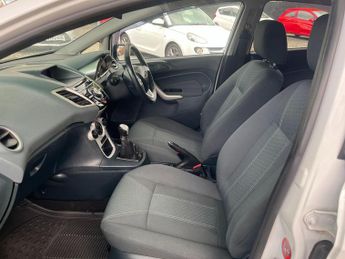 Ford Fiesta 1.6 TDCi DPF Titanium 5dr