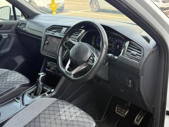 Volkswagen Tiguan 2.0 TDI R-Line Edition DSG Euro 6 (s/s) 5dr