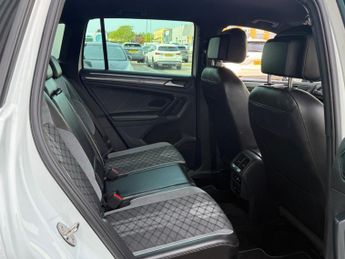 Volkswagen Tiguan 2.0 TDI R-Line Edition DSG Euro 6 (s/s) 5dr