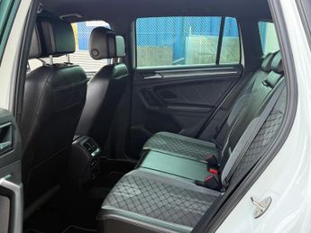 Volkswagen Tiguan 2.0 TDI R-Line Edition DSG Euro 6 (s/s) 5dr