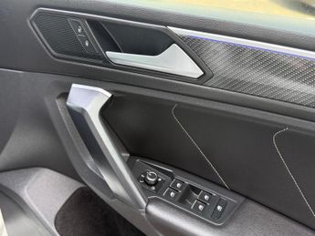 Volkswagen Tiguan 2.0 TDI R-Line Edition DSG Euro 6 (s/s) 5dr