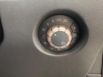 Vauxhall Corsa 1.4i 16v Design 5dr (a/c)
