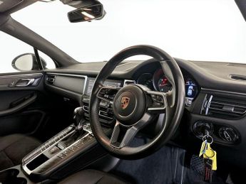 Porsche Macan 2.0T PDK 4WD Euro 6 (s/s) 5dr