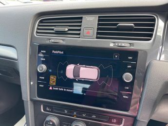 Volkswagen e-Golf 35.8kWh e-Golf Auto 5dr