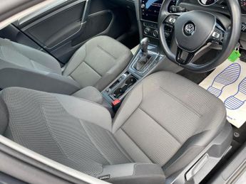 Volkswagen e-Golf 35.8kWh e-Golf Auto 5dr