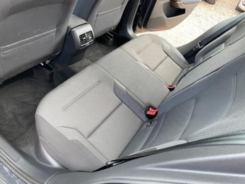 Volkswagen e-Golf 35.8kWh e-Golf Auto 5dr