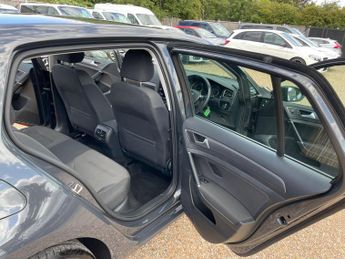 Volkswagen e-Golf 35.8kWh e-Golf Auto 5dr