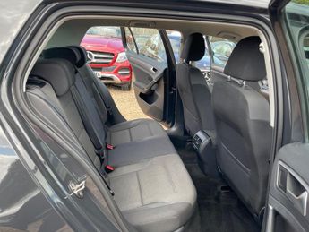 Volkswagen e-Golf 35.8kWh e-Golf Auto 5dr