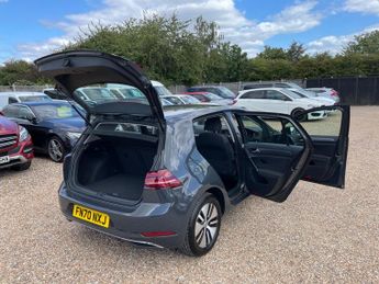 Volkswagen e-Golf 35.8kWh e-Golf Auto 5dr