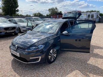 Volkswagen e-Golf 35.8kWh e-Golf Auto 5dr