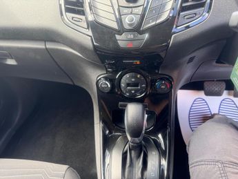 Ford Fiesta 1.6 Zetec Powershift Euro 5 5dr