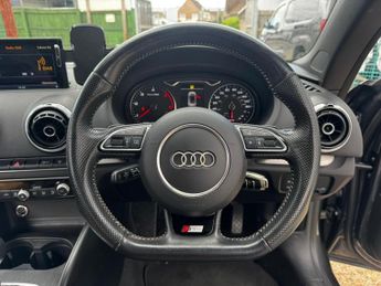 Audi A3 Cabriolet 2.0 TDI Sport S Tronic quattro Euro 6 (s/s) 2dr (Nav)