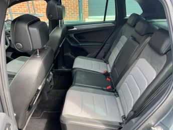 Volkswagen Tiguan 2.0 TSI BlueMotion Tech R-Line DSG 4Motion Euro 6 (s/s) 5dr