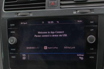 Volkswagen Golf 1.6 TDI SE Nav DSG Euro 6 (s/s) 5dr