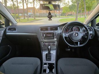 VOLKSWAGEN GOLF 1.6 TDI BlueMotion Tech SE Hatchback 5dr Diesel DSG Euro 5 (s/s)