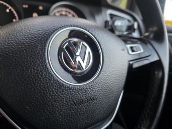 VOLKSWAGEN GOLF 1.6 TDI BlueMotion Tech SE Hatchback 5dr Diesel DSG Euro 5 (s/s)