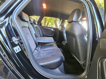 Audi A4 Avant 2.0 TFSI Black Edition Plus S Tronic quattro Euro 6 (s/s) 5dr