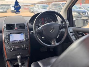 Mercedes-Benz A Class 2.0 A200 Elegance SE CVT 5dr