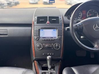 Mercedes-Benz A Class 2.0 A200 Elegance SE CVT 5dr
