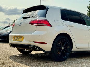 Volkswagen Golf 2.0 TDI R-Line DSG Euro 6 (s/s) 5dr