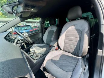 Volkswagen Golf 2.0 TDI R-Line DSG Euro 6 (s/s) 5dr