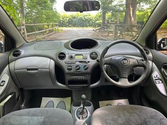 Toyota Yaris 1.3 VVT-i 16v CDX 5dr