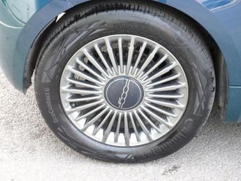 Fiat 500e 42kWh Icon Auto 3dr