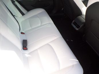 Tesla Model 3 Standard Range Plus Auto RWD 4dr
