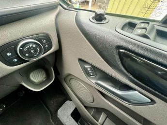 Ford Transit Custom 2.0 320 EcoBlue Limited Crew Van Auto L1 H1 Euro 6 (s/s) 5dr