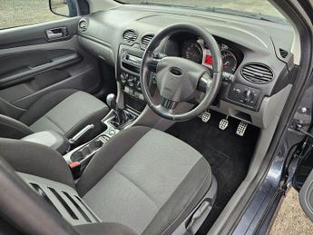 Ford Focus 1.6 Zetec S 5dr