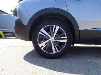 Peugeot 5008 1.5 BlueHDi Allure Premium + EAT Euro 6 (s/s) 5dr