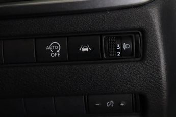 Nissan Qashqai 1.3 DIG-T MHEV Acenta Premium Euro 6 (s/s) 5dr