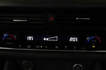 Nissan Qashqai 1.3 DIG-T MHEV Acenta Premium Euro 6 (s/s) 5dr