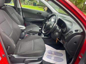 Hyundai i30 1.6 CRDi Comfort Euro 4 5dr