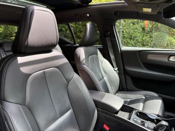 Volvo XC40 1.5h T5 Twin Engine Recharge 10.7kWh R-Design Pro Auto Euro 6 (s