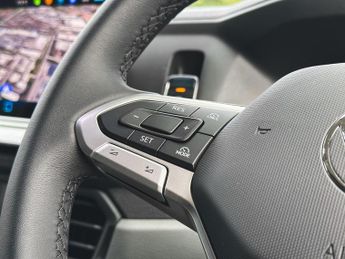 Volkswagen Crafter 2.0 TDI CR35 Commerce Plus Auto FWD MWB High Roof Euro 6 (s/s) 5