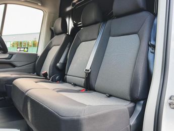 Volkswagen Crafter 2.0 TDI CR35 Commerce Plus Auto FWD MWB High Roof Euro 6 (s/s) 5