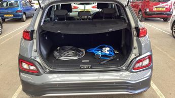Hyundai KONA 64kWh Premium Auto 5dr (7kW Charger)