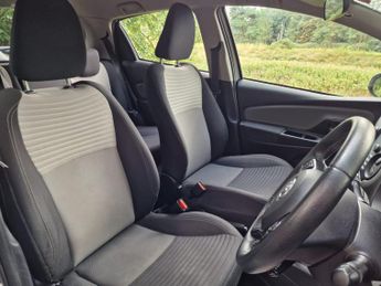 Toyota Yaris 1.5 VVT-h Icon Tech E-CVT Euro 6 (s/s) 5dr