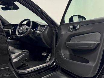 Volvo XC60 R-Design B5 (250 hp) Auto