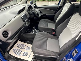 Toyota Yaris 1.5 VVT-h Icon Tech E-CVT Euro 6 (s/s) 5dr