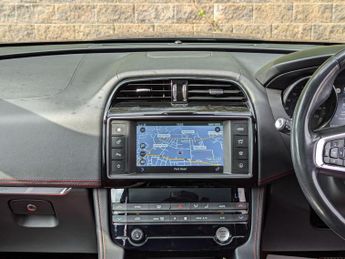 Jaguar F-PACE 2.0 D180 R-Sport Auto AWD Euro 6 (s/s) 5dr