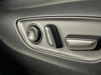 Toyota RAV4 2.5 VVT 18.1kWh Dynamic CVT 4WD Euro 6 (s/s) 5dr