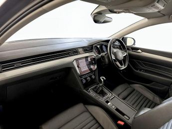 Volkswagen Passat 2.0 TDI EVO SEL Euro 6 (s/s) 5dr