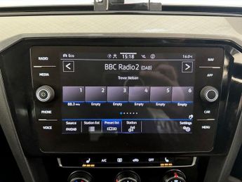 Volkswagen Passat 2.0 TDI EVO SEL Euro 6 (s/s) 5dr