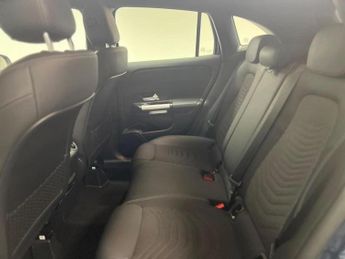Mercedes-Benz GLA 1.3 GLA200h MHEV Sport (Executive) 7G-DCT Euro 6 (s/s) 5dr